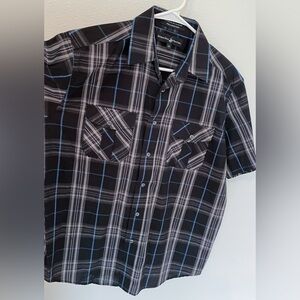 Beverly Hills Men’s Blue and Black Short Sleeve Button Down Shirt